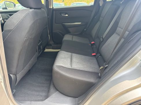 Used 2025 Nissan Rogue SV FWD image 21