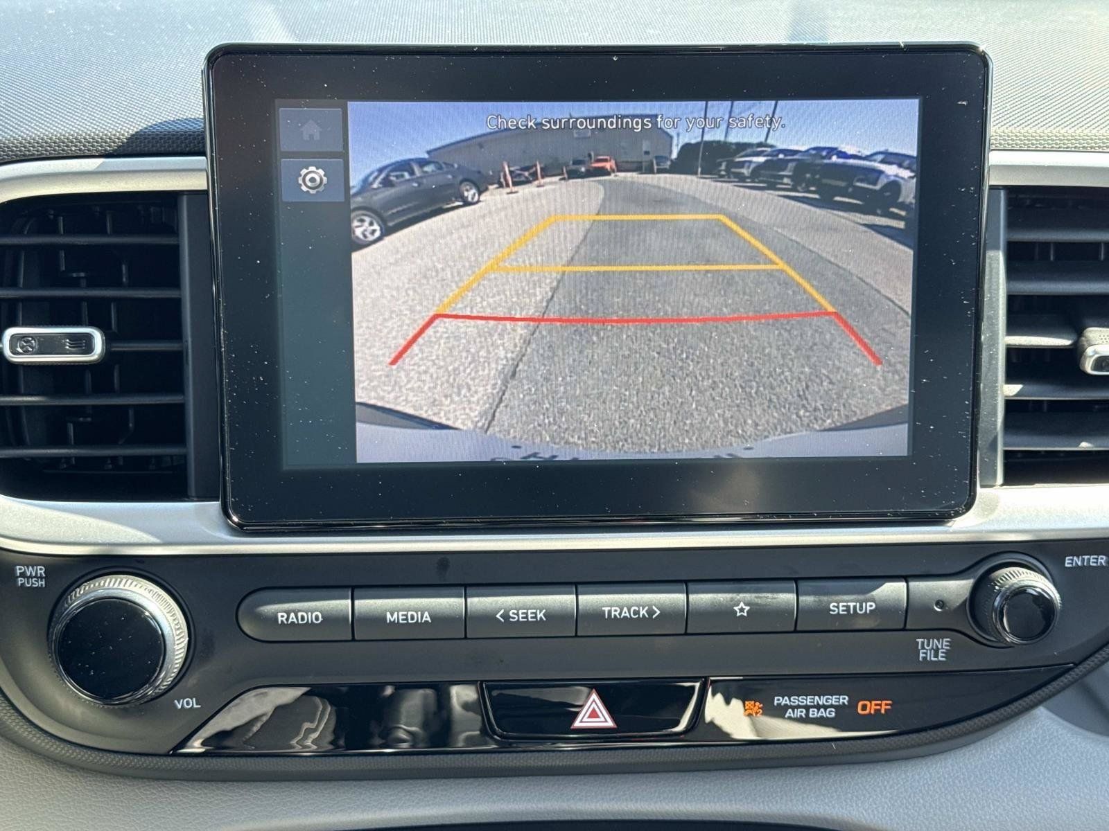 Used 2023 Hyundai Venue SEL w/ Cargo Package FWD image 6