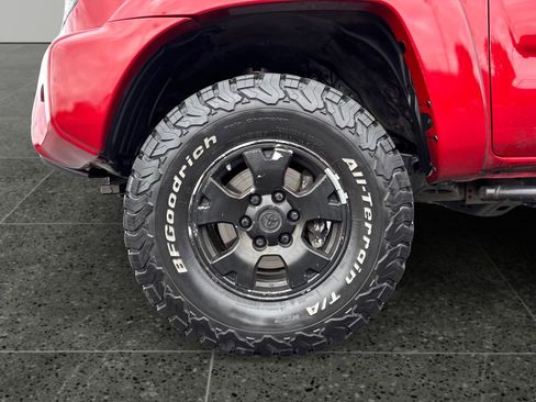 Used 2015 Toyota Tacoma 4x4 Double Cab w/ SR5 Package image 5