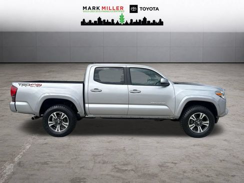 Certified 2018 Toyota Tacoma TRD Sport AWD/4WD image 7