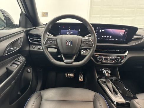 Used 2024 Buick Envista Sport Touring w/ Convenience I Package FWD image 22