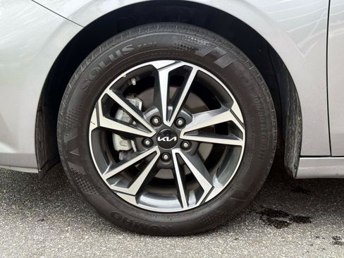 Certified 2024 Kia Forte LXS FWD image 30