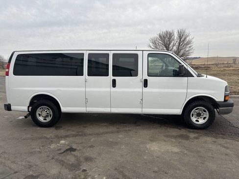 Used 2015 Chevrolet Express 3500 LT w/ LT Preferred Equipment Group image 6