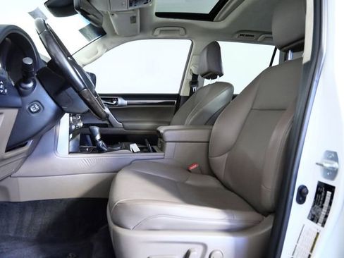 Used 2021 Lexus GX 460 Premium w/ Premium Package image 17
