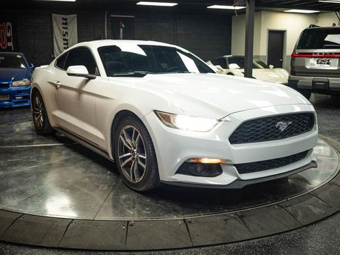 Used 2017 Ford Mustang Premium RWD image 5