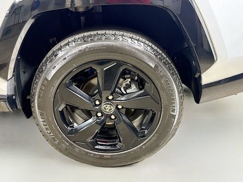 Certified 2021 Toyota RAV4 XSE w/ XSE Grade Weather Package AWD/4WD image 9