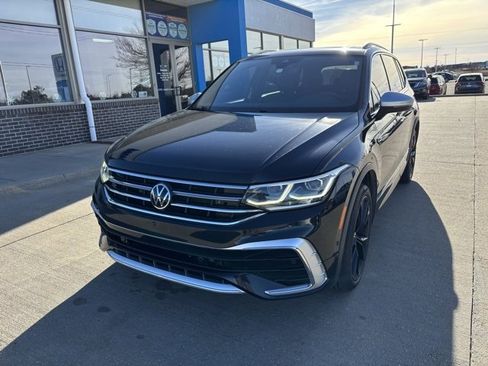 Used 2022 Volkswagen Tiguan SEL R-Line image 1