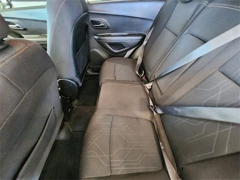 Used 2020 Chevrolet Trax LT image 17