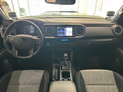 Certified 2023 Toyota Tacoma TRD Off-Road w/ Technology Package AWD/4WD image 10