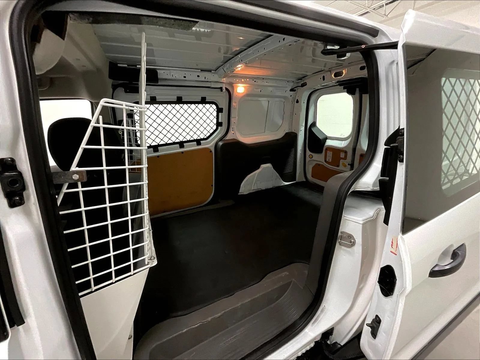 Used 2022 Ford Transit Connect XLT FWD image 14