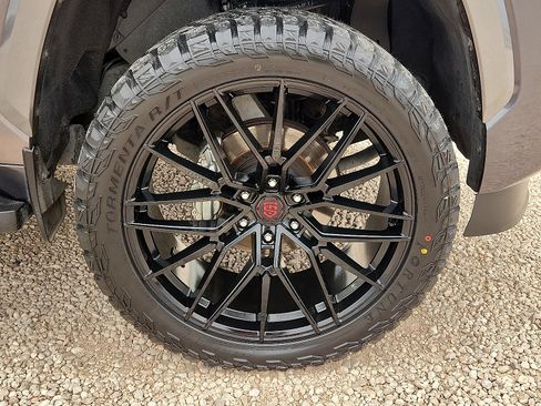 Used 2024 Toyota Sequoia Limited w/ Tow Technology Package AWD/4WD image 7