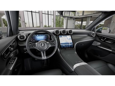 Used 2026 Mercedes-Benz GLC 300 4MATIC image 3