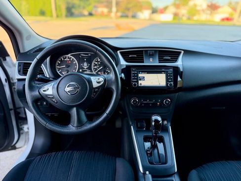 Used 2017 Nissan Sentra SV w/ Driver's Assist Package FWD image 18