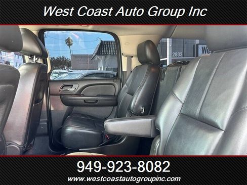 Used 2014 Chevrolet Suburban LT image 15