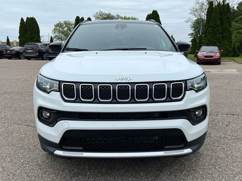 Used 2023 Jeep Compass Limited AWD/4WD image 8