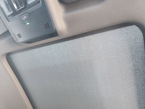 New 2025 Volkswagen Tiguan SE R-Line image 36