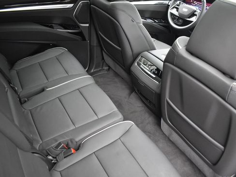 Certified 2026 Cadillac Escalade ESV Luxury w/ Touring Package image 34