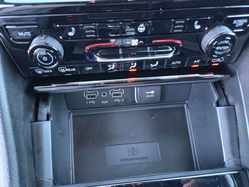 New 2025 Jeep Grand Cherokee Altitude image 18