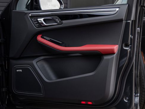 New 2026 Porsche Macan image 43