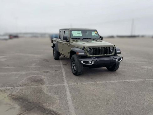 New 2026 Jeep Gladiator Sport image 17