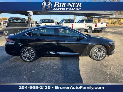 Used 2019 Buick Regal Essence w/ Driver Confidence Package I image 4