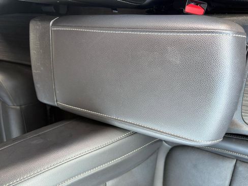 Used 2023 GMC Acadia SLT w/ Technology Package image 29