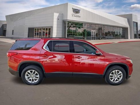 Used 2021 Chevrolet Traverse LT image 4