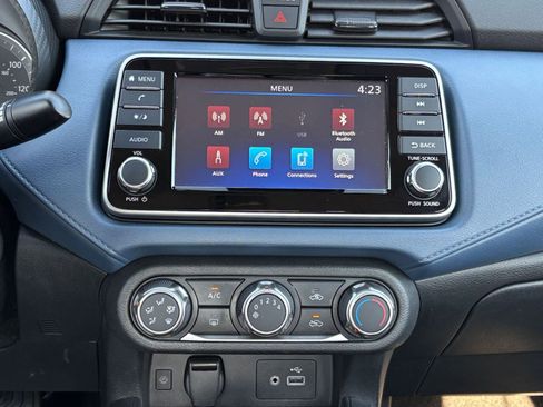 Used 2025 Nissan Versa SV image 20