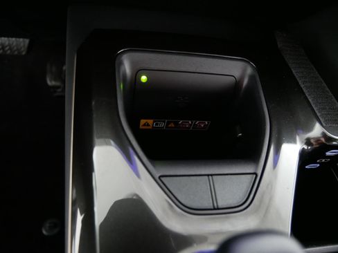 Used 2025 Toyota Crown Signia AWD/4WD image 30