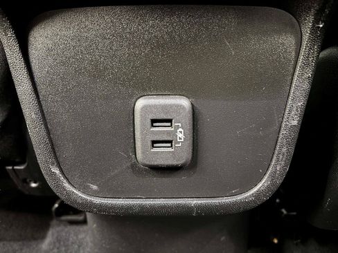 Used 2020 Chevrolet Equinox LT FWD image 23
