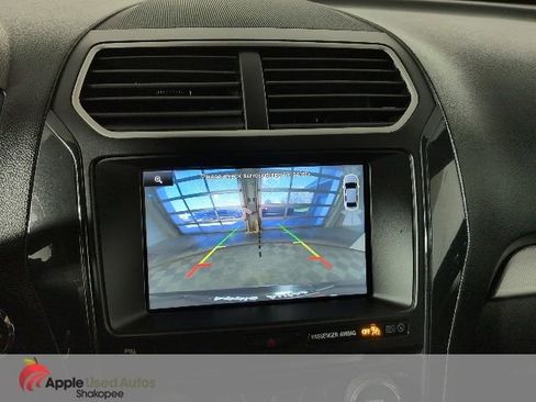 Used 2016 Ford Explorer XLT w/ Equipment Group 202A AWD/4WD image 21