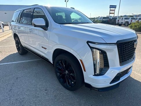 Used 2026 Cadillac Escalade V w/ LPO, ONYX Package AWD/4WD image 7