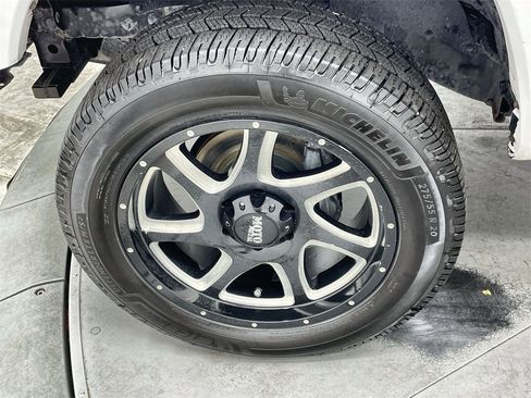 Used 2018 Toyota Tacoma TRD Sport image 10