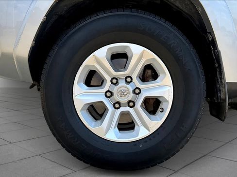 Used 2014 Toyota 4Runner SR5 image 19