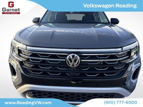 New 2026 Volkswagen Atlas Peak Edition image 8