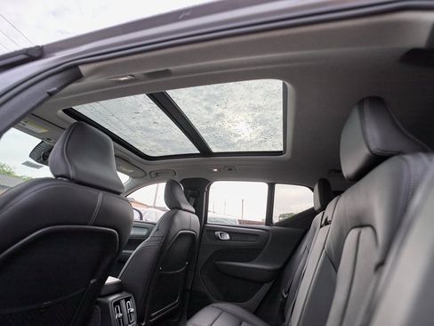 New 2026 Volvo XC40 B5 Core w/ Climate Package image 21