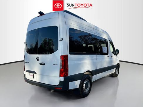 Used 2024 Mercedes-Benz Sprinter 2500 image 4