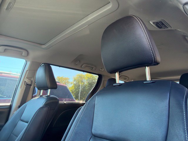 Used 2020 Toyota Sienna SE w/ Nightshade Edition FWD image 19