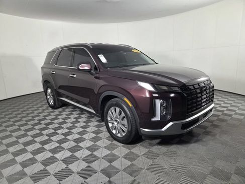 Used 2023 Hyundai Palisade SEL FWD image 2