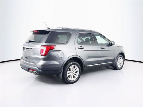 Used 2018 Ford Explorer XLT w/ Equipment Group 202A AWD/4WD image 12