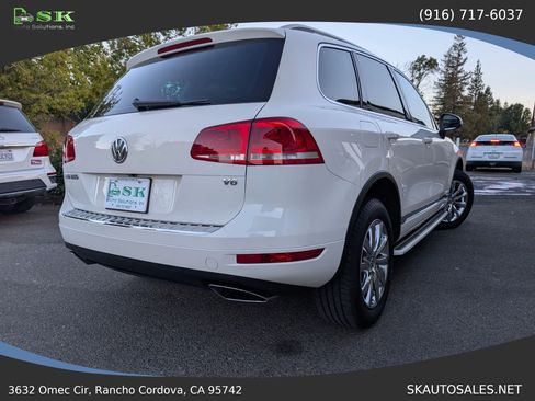 Used 2011 Volkswagen Touareg VR6 AWD/4WD image 9