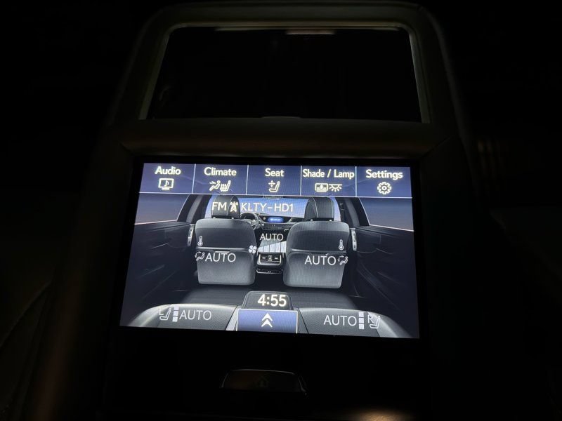 Used 2018 Lexus LS 500 w/ Luxury Package RWD image 23