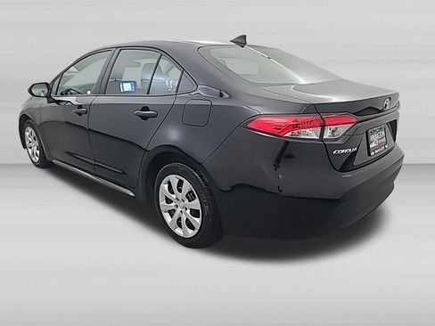 Used 2025 Toyota Corolla LE FWD image 6
