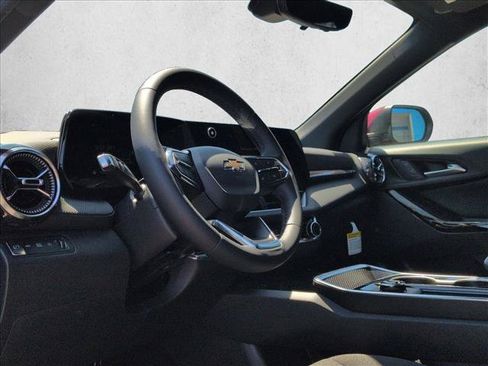 New 2026 Chevrolet Equinox LT AWD/4WD image 3