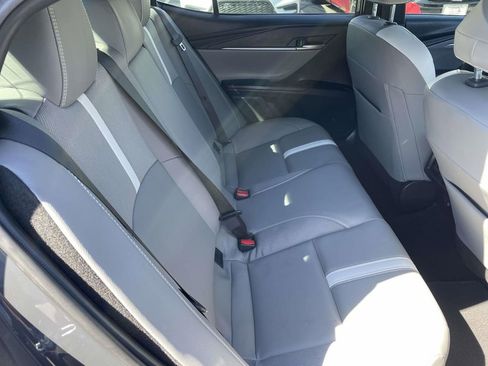 Used 2025 Toyota Camry SE w/ Convenience Package image 45