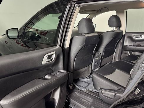 Used 2019 Nissan Pathfinder S AWD/4WD image 26