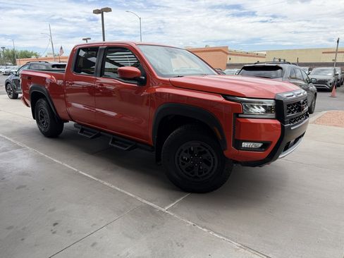 Used 2025 Nissan Frontier PRO-4X AWD/4WD image 6