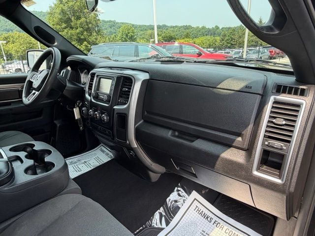 Used 2022 RAM 1500 Warlock AWD/4WD image 35