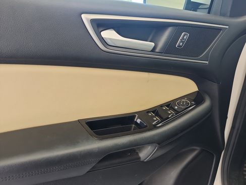 Used 2016 Ford Edge SEL w/ Equipment Group 201A AWD/4WD image 15