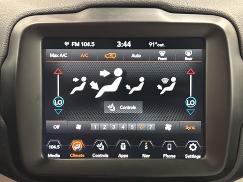 Used 2022 Jeep Renegade Limited AWD/4WD image 17